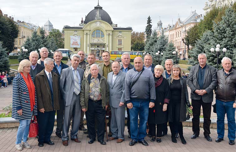 Учасники виїзного засідання Президії Всеукраїнської ради УТМР 
