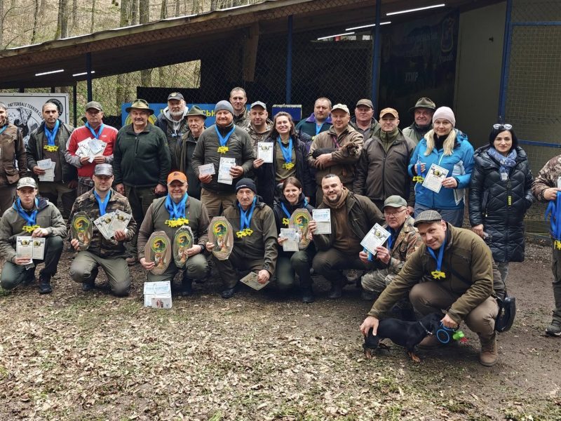 У Закарпатті відбулись міжнародні змагання норових собак